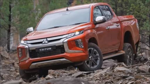 2019 Mitsubishi L200 Triton - НОВЫЙ облик одного из самого популярного пикапа в мире смотреть онлайн