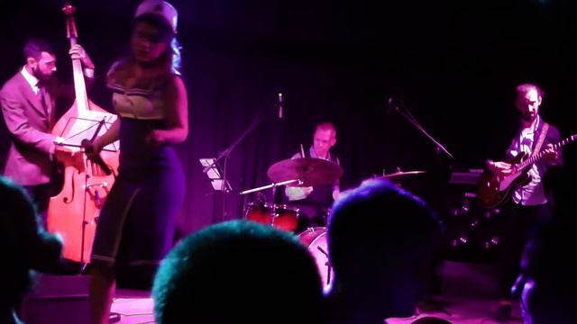 Трио EasyTone. Песня про кокетку.