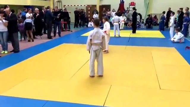 Защитил от матери на соревнованиях по дзюдо смотреть онлайн