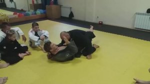 Георгий Емельянов. Атаки из закрытого гарда.