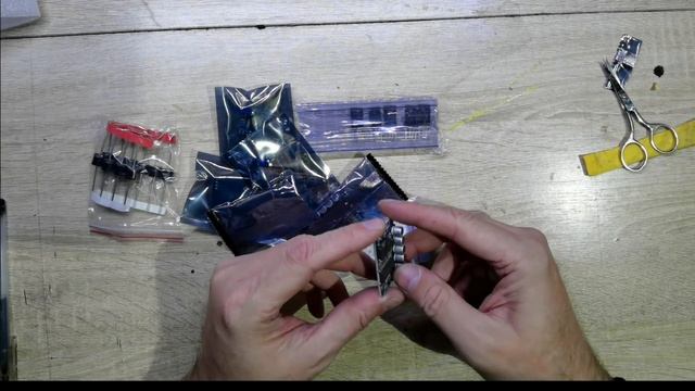 Unpacking radio components from ALI and testing 20sq050 diodes смотреть онлайн