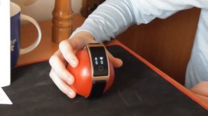 фитнес браслет с тонометром показывает давление и пульс у помидора