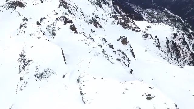 Montblanc, Сhamonix - Drone Footage. Le Brevent . France. Монблан. Франция смотреть онлайн