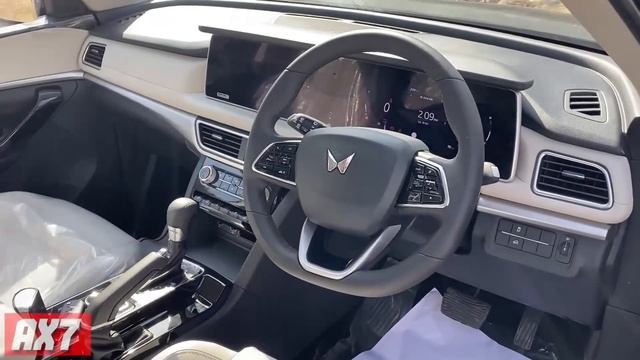 Mahindra XUV700 AX5 vs AX7 - Detailed Comparison смотреть онлайн