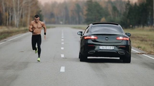 Человек против машины. Man vs. Car | Mercedes-benz смотреть онлайн