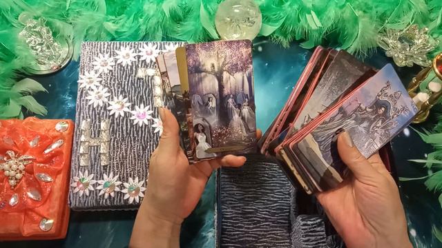 Часть 4. Где живут мои колоды. Как можно украсить коробку из под карт Таро. смотреть онлайн