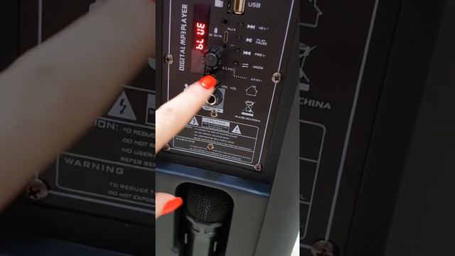 Громкая новая колонка с беспроводным микрофоном PORTABLE BATTERY SPEAKER LT 2805/2803/2804 смотреть онлайн