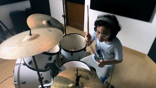 Nirvana - Smells Like Teen Spirit / Drum Cover by Naro Hugo Siahaan смотреть онлайн