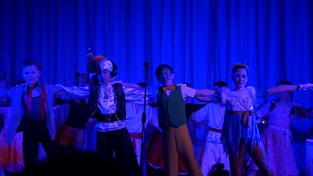 Тот кто получает пощечины смотреть онлайн