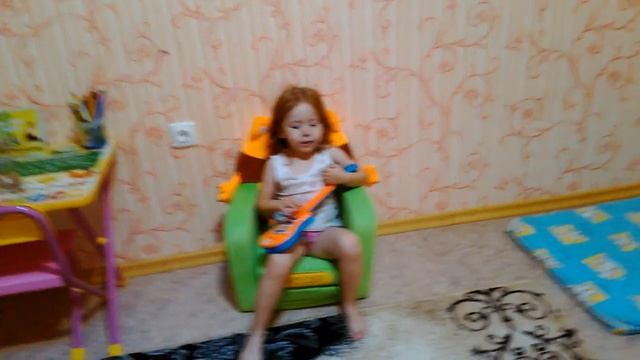 Дочка поет песню калинка малинка прикольно )) смотреть онлайн