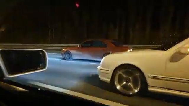 W210 E55 4matic vs W210 E55 rwd vs W210 E55 rwd - Race 1/2 смотреть онлайн