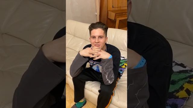 Как Вам новый цвет?🥰 Мы теперь реально разные inst: twixi_twins #близняшкидвойняшки #twixi #рек смотреть онлайн