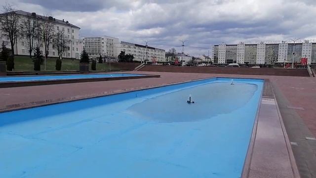 4 мая 2021. Заполнение водой фонтанов на площади Победы перед пуском - Витебский Курьер NEWS смотреть онлайн