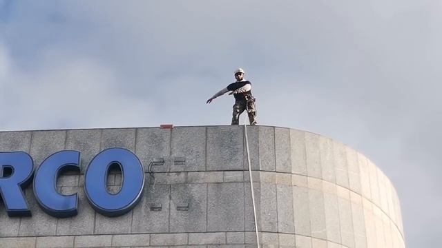 Cambiar la letra El Corte Ingles | Trabajos verticales en Madrid смотреть онлайн