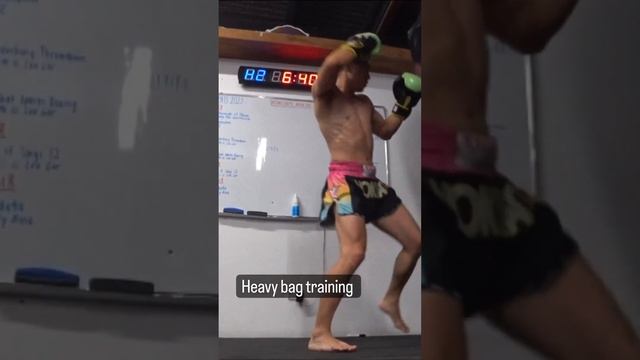 Heavy Bag Training #muaythainz #muaythaitraining смотреть онлайн