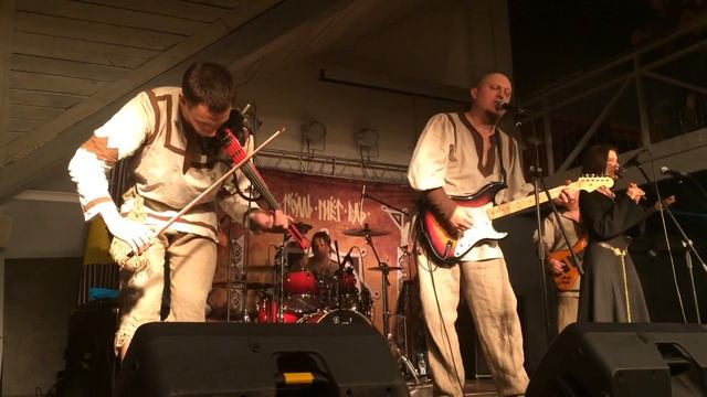 Тролль Гнет Ель - Сердце тролля (live in Kazan, 19.10.2016) смотреть онлайн