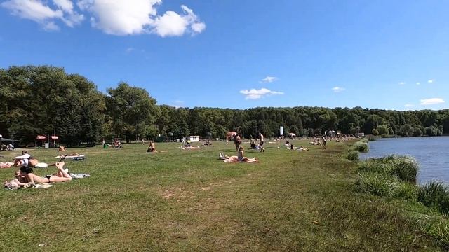 Пляж на Комсомольском озере в Минске смотреть онлайн