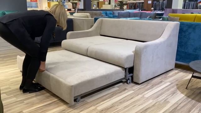 Компактный диван с выкатным спальным местом смотреть онлайн