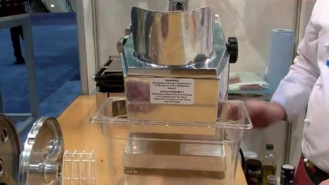 Tagliaverdure professionale Sirman mod. TM con disco julienne - Vegetable slicer cutter SIRMAN TM смотреть онлайн