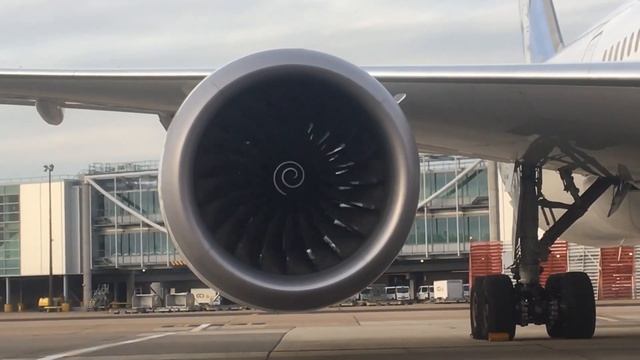 Rolls Royce Trent 1000 start up смотреть онлайн