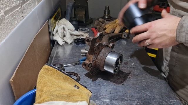 Lexus GS300 / Toyota Aristo JZS161 Front Wheel Bearing Replacement