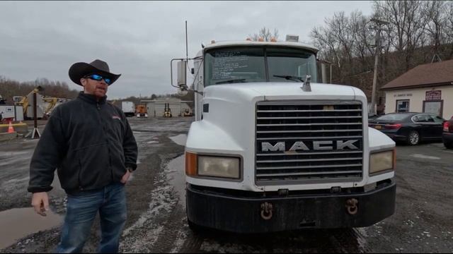 2001 MACK CH613 For Sale