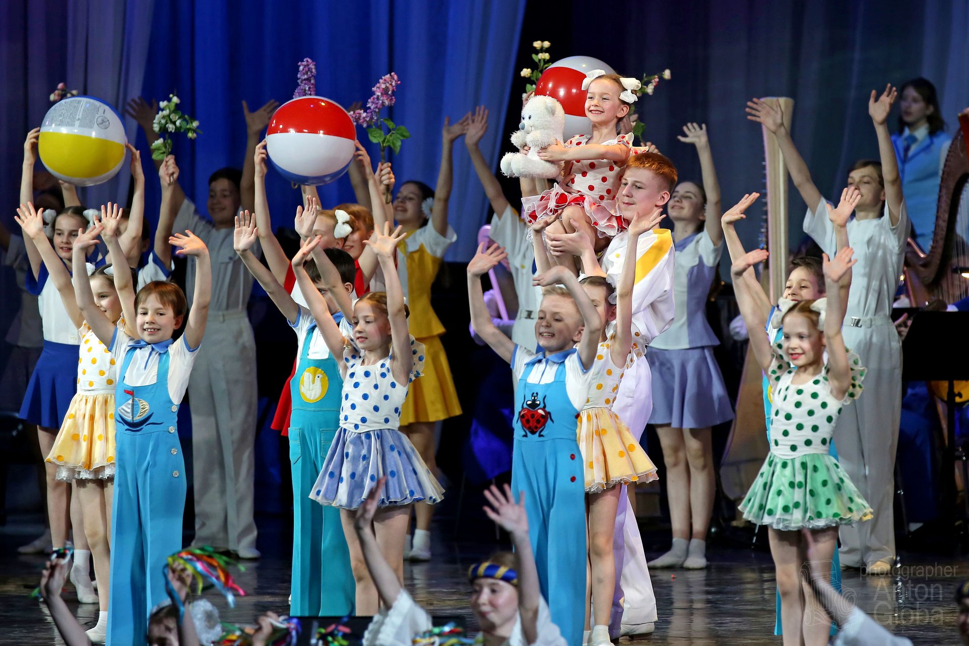 "Детство - это мы!", Ансамбль Локтева. "Childhood is us!", Loktev Ensemble. смотреть онлайн