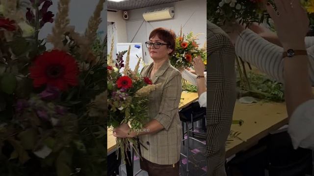Первый букет на курсе Профессия флорист смотреть онлайн