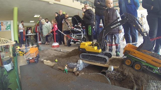 VOLVO EC 480 RC at work смотреть онлайн