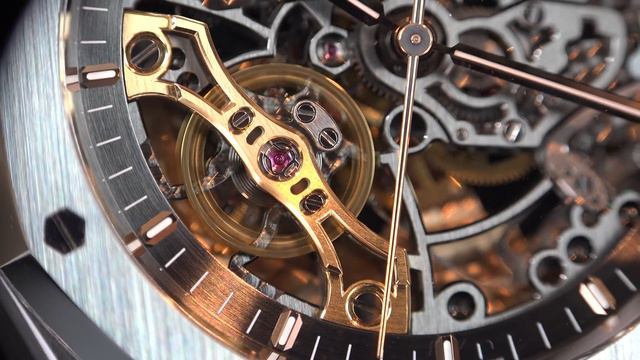 £100,000 AP Skeleton vs £100 Chinese Skeleton смотреть онлайн