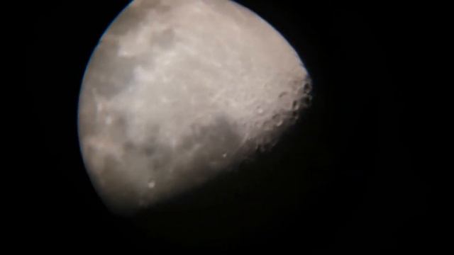 Astronomy: Moon 21 and 22 April 2021 = Bushnell newtonian telescope + moon with Rayleigh scattering смотреть онлайн