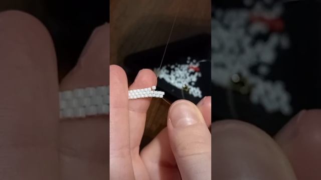 Кирпичное плетение #рекомендации #бисероплетение #популярное #бисер #колечко #плетение смотреть онлайн