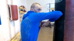 Боковой удар в боксе. Постановка кулака при боковом ударе (English subs)