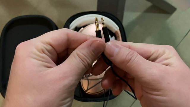 Limited Edition Rose Gold Bose Quiet Comfort 35 ii Noise Cancelling Headphones - Unboxing смотреть онлайн