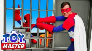 Человек Паук в ловушке! Той Мастер спасает супергероя! - Игры битвы. Детские видео шоу Toy Master