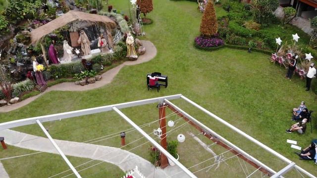 Christmas in Our Hearts - Musicero Covers смотреть онлайн