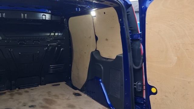FORD TRANSIT CONNECT 1.5 200 LIMITED P/V 118 BHP смотреть онлайн