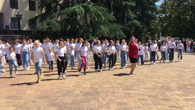 Флешмоб в Сочи на день России. смотреть онлайн