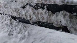 Чуть не свалился в канаву, чистим снег. МТЗ 82.