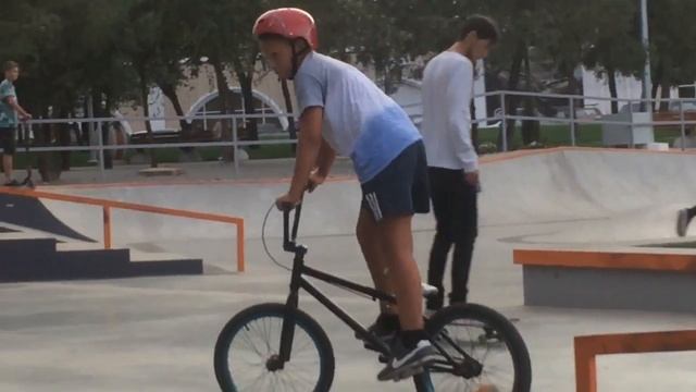 Новый скейт парк в Одессе - самый большой скейт парк в Украине. the biggest skate park in Ukraine! смотреть онлайн