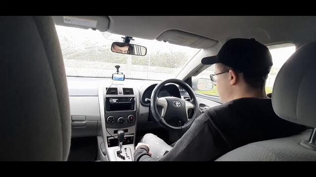 Городской седанчик. Обзор Toyota Corolla Axio смотреть онлайн