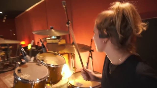 00's insane medley ft. Giana смотреть онлайн