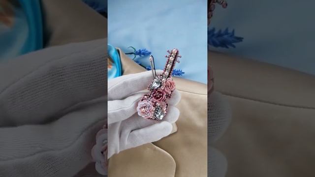 Красивая брошь скрипка, подарок скрипачке. Violinist Gift. Violin Brooch Pin 💗💗💗 смотреть онлайн