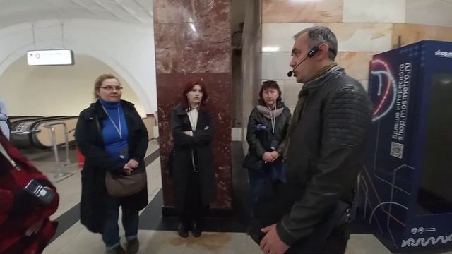 Эксклюзив. Экскурсия по московскому метро. От Кропоткинской до Новослободской. (часть 1). смотреть онлайн