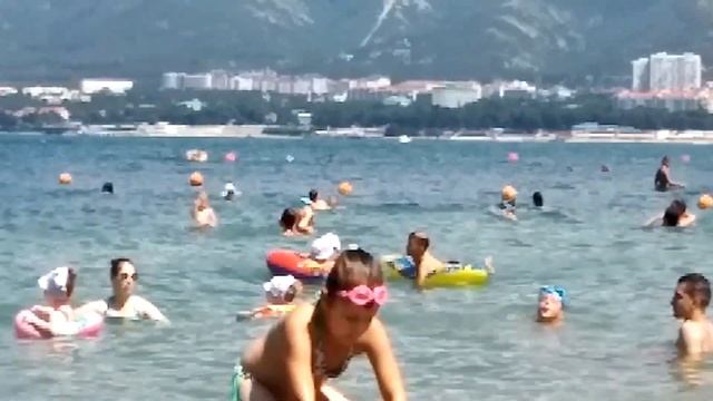 Геленджик, и опять пляж детского оздоровительного лагеря Нива смотреть онлайн