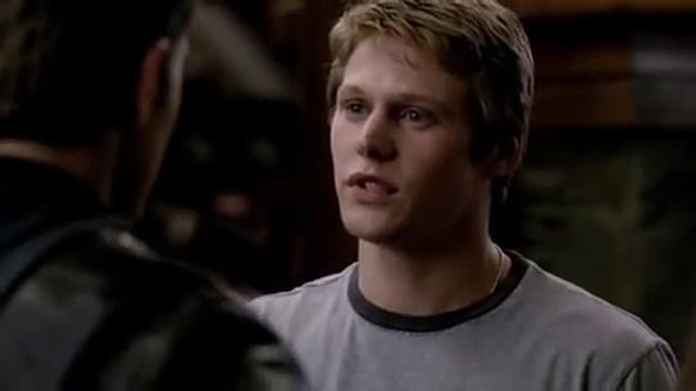 1.01 - Pilot | Bonnie & Matt Talking, Stefan Joins Elena and her Friends @ Mystic Grill смотреть онлайн