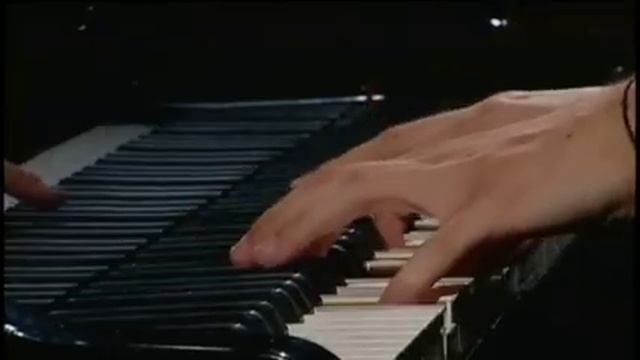 Vitor Araújo | Samba e Amor (Chico Buarque de Holanda) | Instrumental SESC Brasil смотреть онлайн