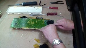 Не включается стиральная машина LG. Ремонт блока заклеенного в пластике.