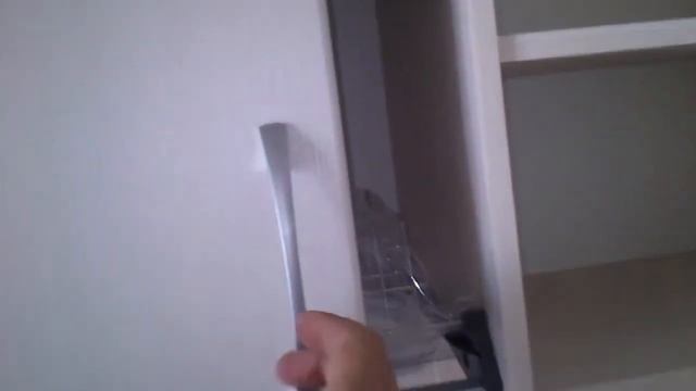 646  Кухня  Пленка  Полки вместо вытяжки  Закрываю резы под трубы