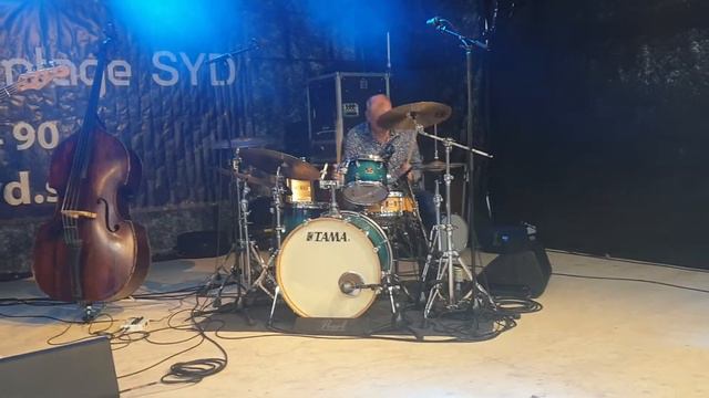 Robert Wells & gänget Öveds Eke Midsommardagen 2022 смотреть онлайн